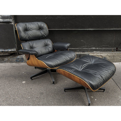 Fauteuil Lounge Chair noir de Charles &amp; Ray Eames - Herman Miller - Vintage-The Woods Gallery