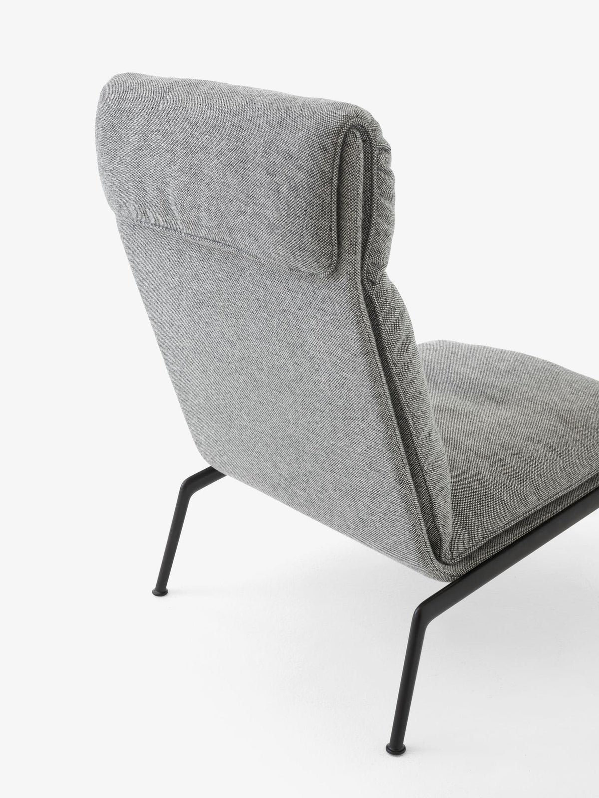 Fauteuil Muno LN16 dossier haut de Luca Nichetto - &amp;Tradition-Noir chaud-Tissu groupe 1-The Woods Gallery
