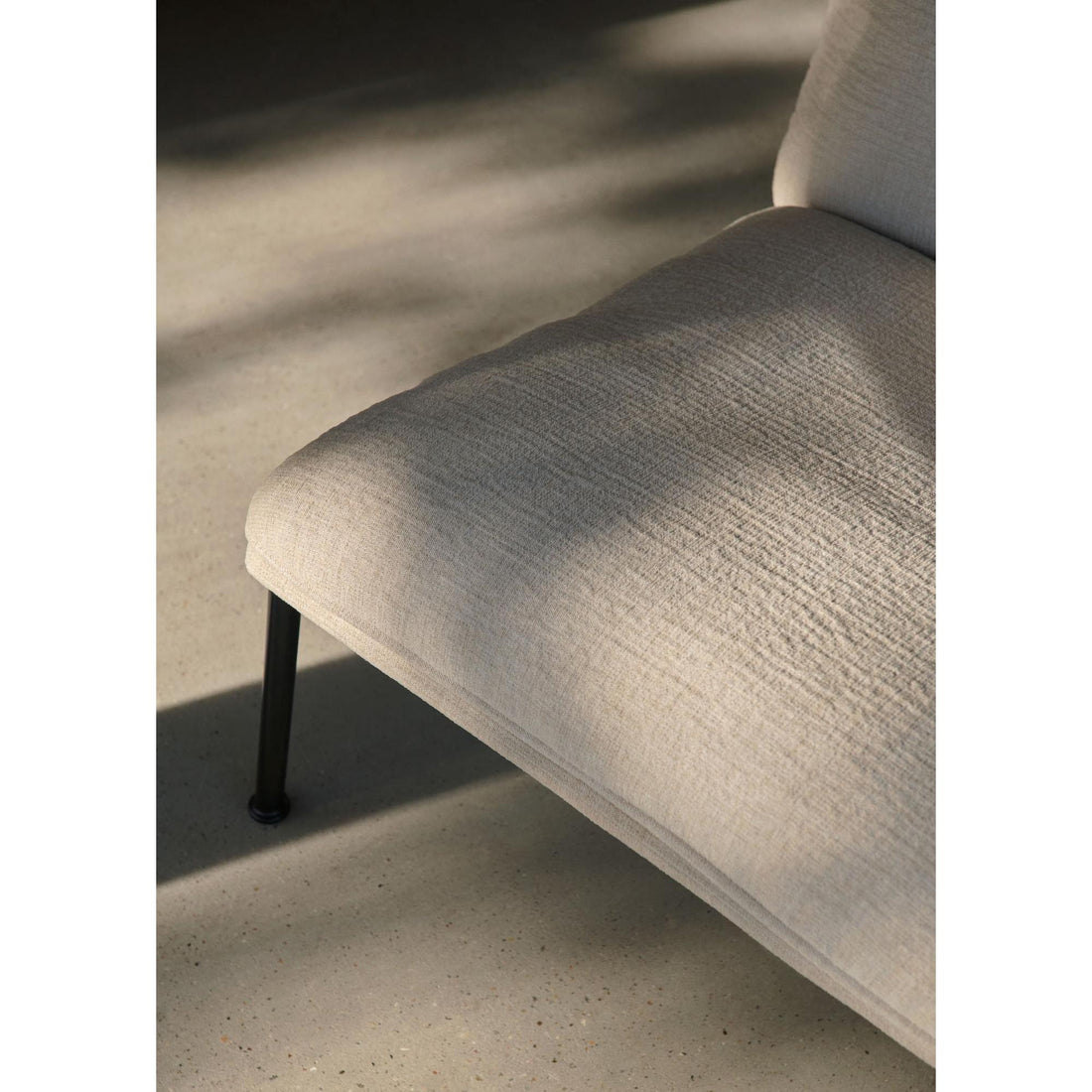 Fauteuil Muno LN16 dossier haut de Luca Nichetto - &amp;Tradition-Noir chaud-Tissu groupe 1-The Woods Gallery