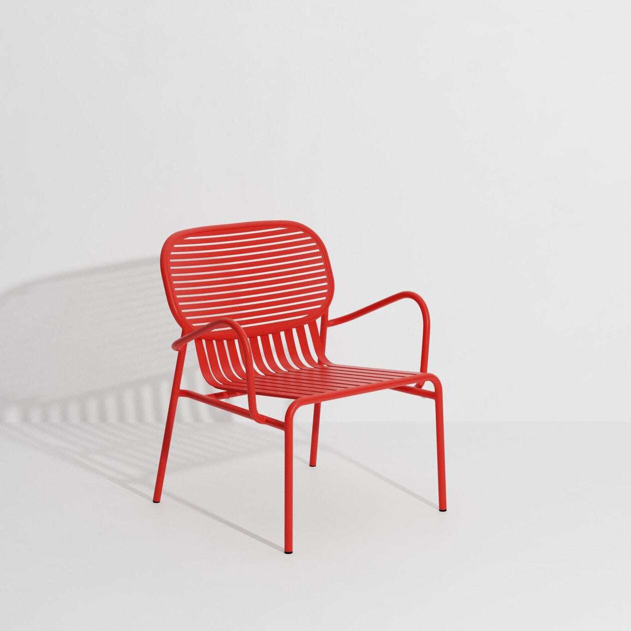 Fauteuil de jardin Week-End de Studio Brichet-Ziegler - Petite Friture-Rouge-The Woods Gallery