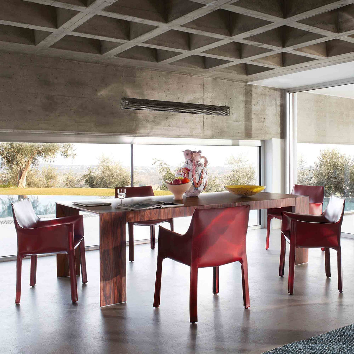 Fauteuil en cuir CAB 413 par Mario Bellini - Cassina-Beige-The Woods Gallery