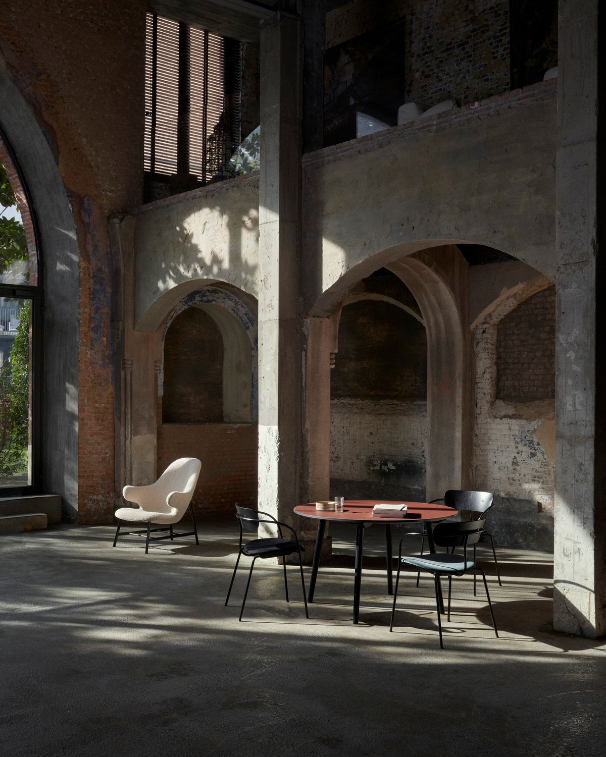 Fauteuil lounge Catch JH13 de Jaime Hayon - &amp;Tradition-Base tube plat-Tissu groupe 1-The Woods Gallery
