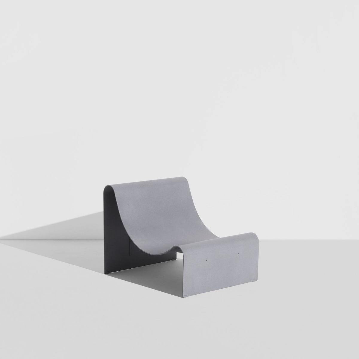 Fauteuil lounge Eclipse de Garnier &amp; Pingree - Petite Friture-Structure seule, Gris pierre-The Woods Gallery