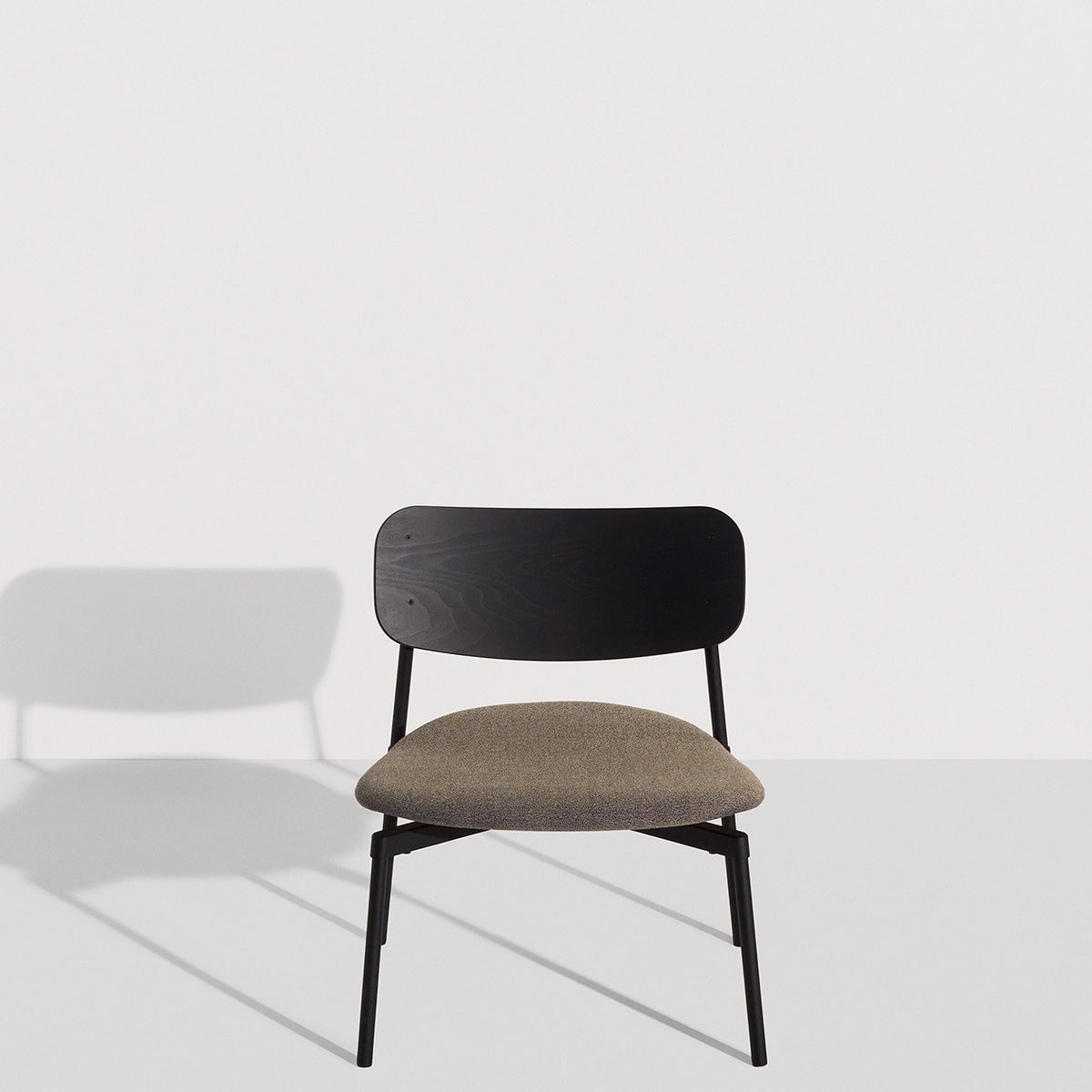 Fauteuil lounge Fromme Bois de Tom Chung - Petite Friture-Tapissé tissu-The Woods Gallery