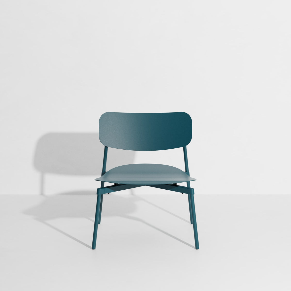 Fauteuil lounge Fromme de Tom Chung - Petite Friture-Bleu Océan-The Woods Gallery
