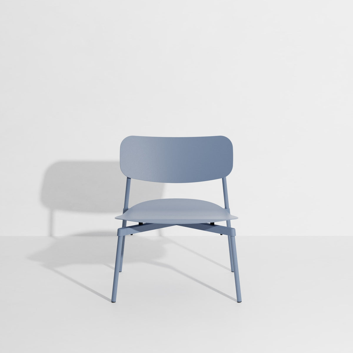 Fauteuil lounge Fromme de Tom Chung - Petite Friture-Bleu Pigeon-The Woods Gallery
