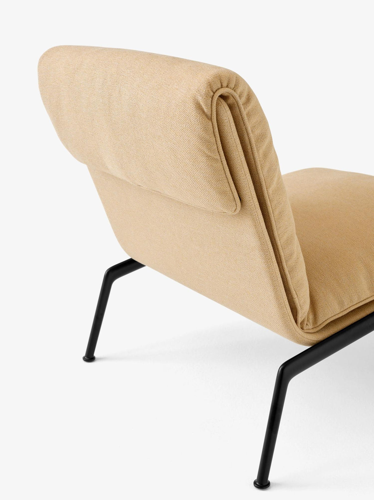 Fauteuil lounge Muno LN18 de Luca Nichetto - &amp;Tradition-Noir chaud-Tissu groupe 1-The Woods Gallery