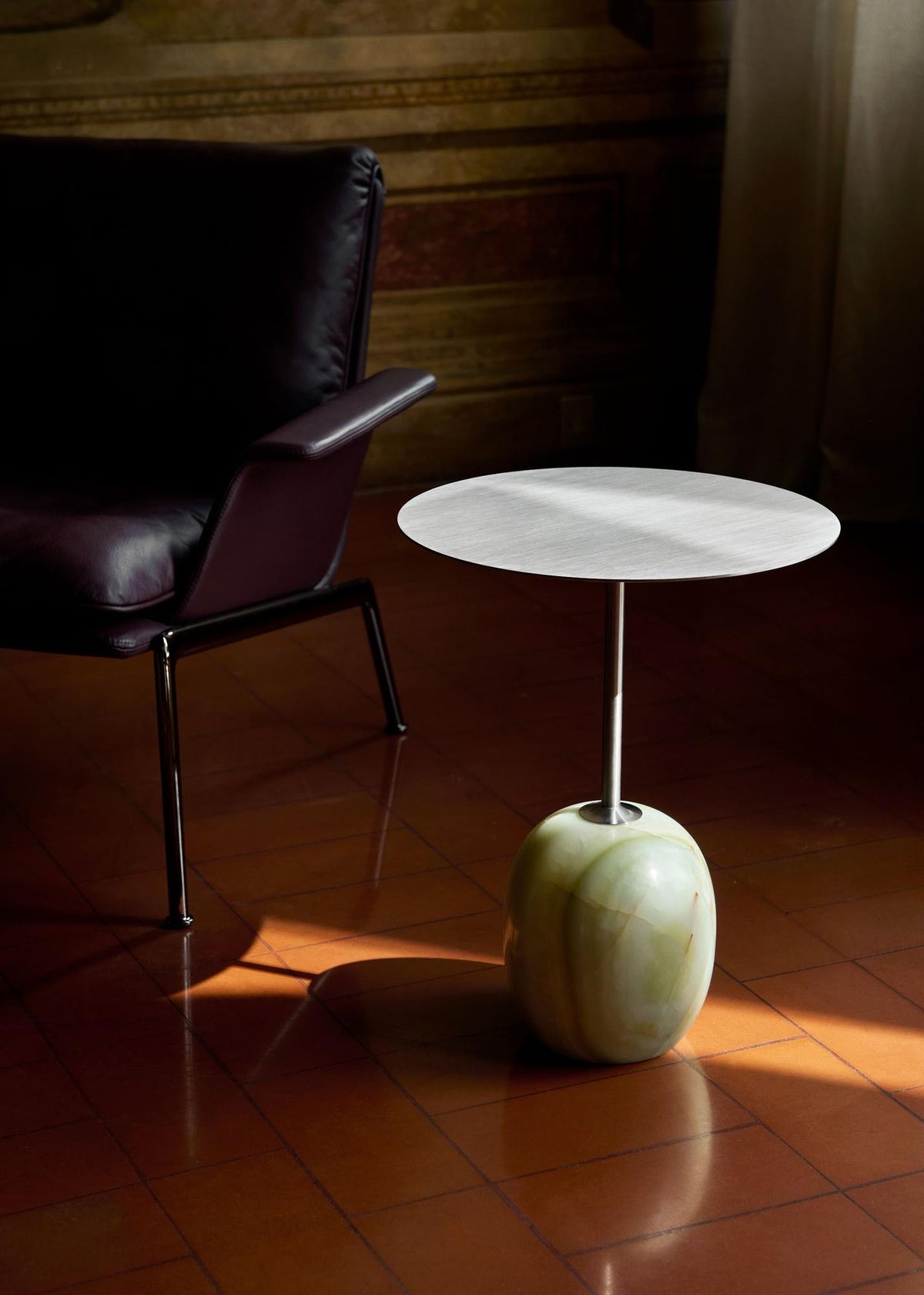 Fauteuil lounge Muno LN19 à accoudoirs de Luca Nichetto - &amp;Tradition-Noir chaud-Tissu groupe 1-The Woods Gallery