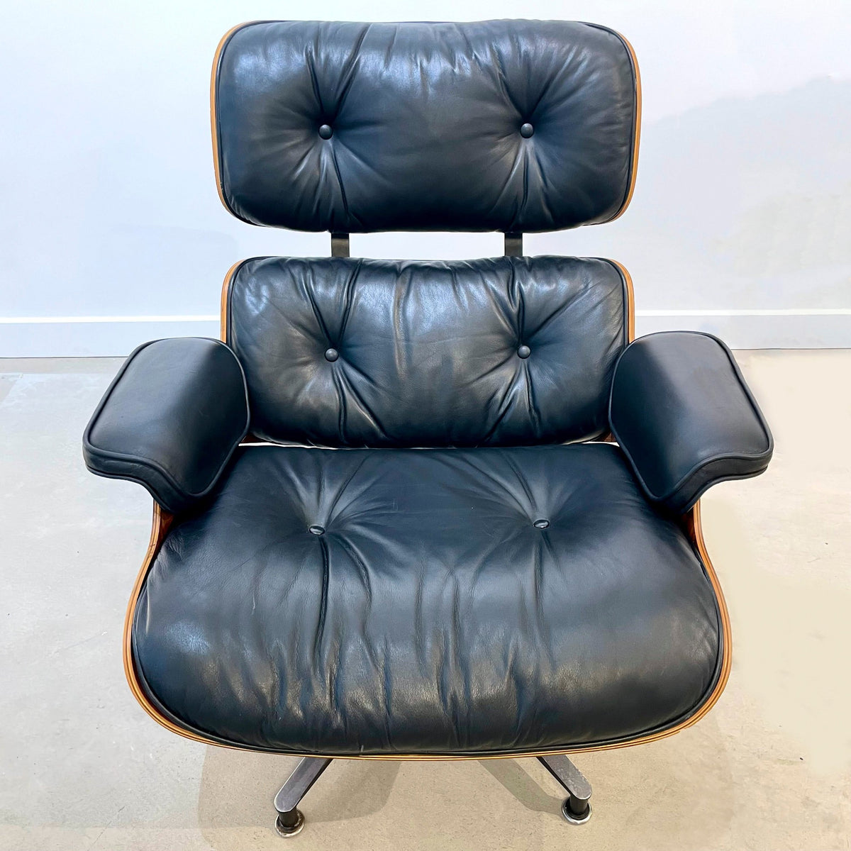 Fauteuil lounge chair de Charles &amp; Ray Eames - Herman Miller - Vintage circa 1970-The Woods Gallery