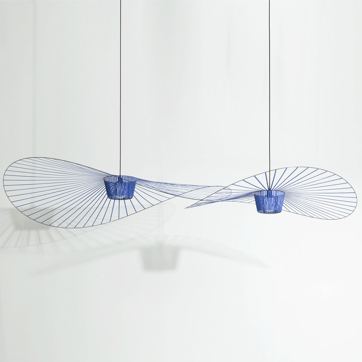 Grande Suspension Vertigo Ø200 cm de Constance Guisset - Petite Friture-Cobalt, autre vue-The Woods Gallery