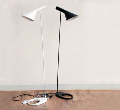 Lampadaire AJ - Louis Poulsen-Noir-The Woods Gallery