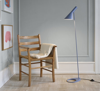 Lampadaire AJ - Louis Poulsen-Noir-The Woods Gallery