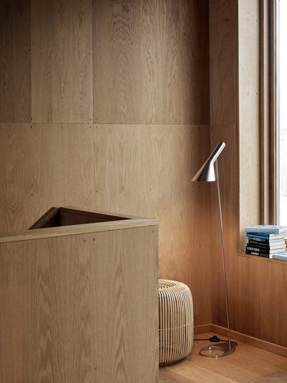 Lampadaire AJ - Louis Poulsen-Noir-The Woods Gallery