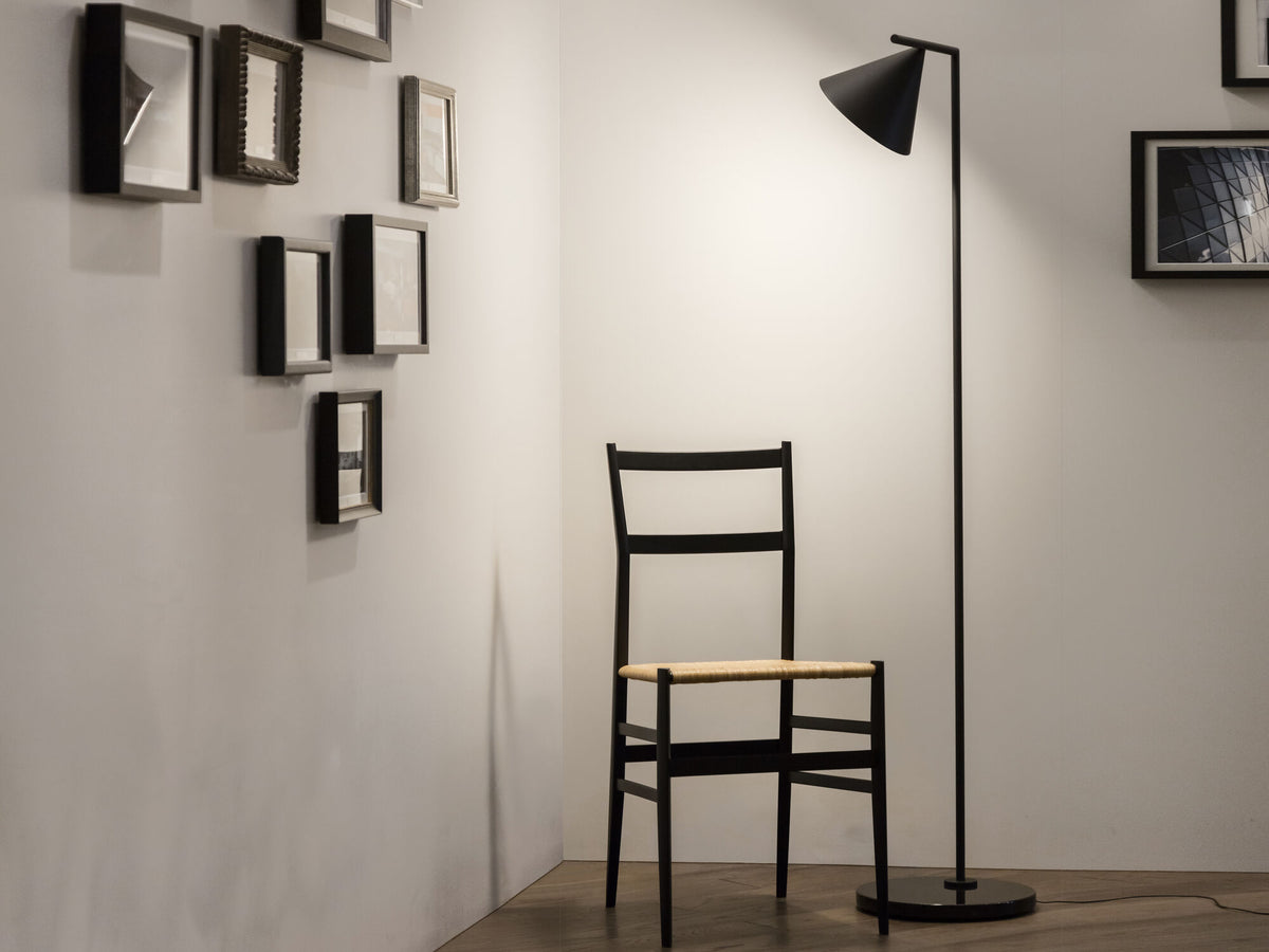 Lampadaire Captain Flint de Michael Anastassiades - Flos-Noir-The Woods Gallery