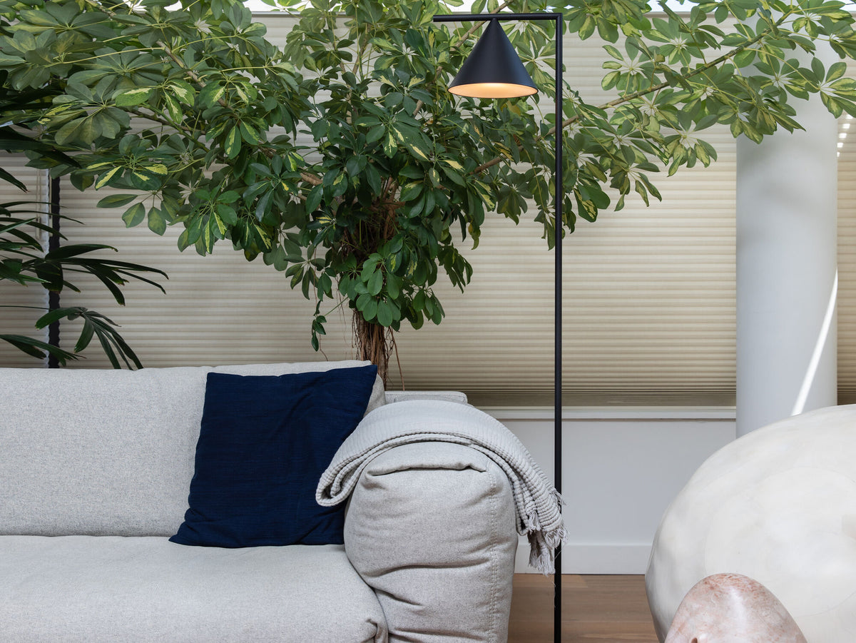 Lampadaire Captain Flint de Michael Anastassiades - Flos-Noir-The Woods Gallery