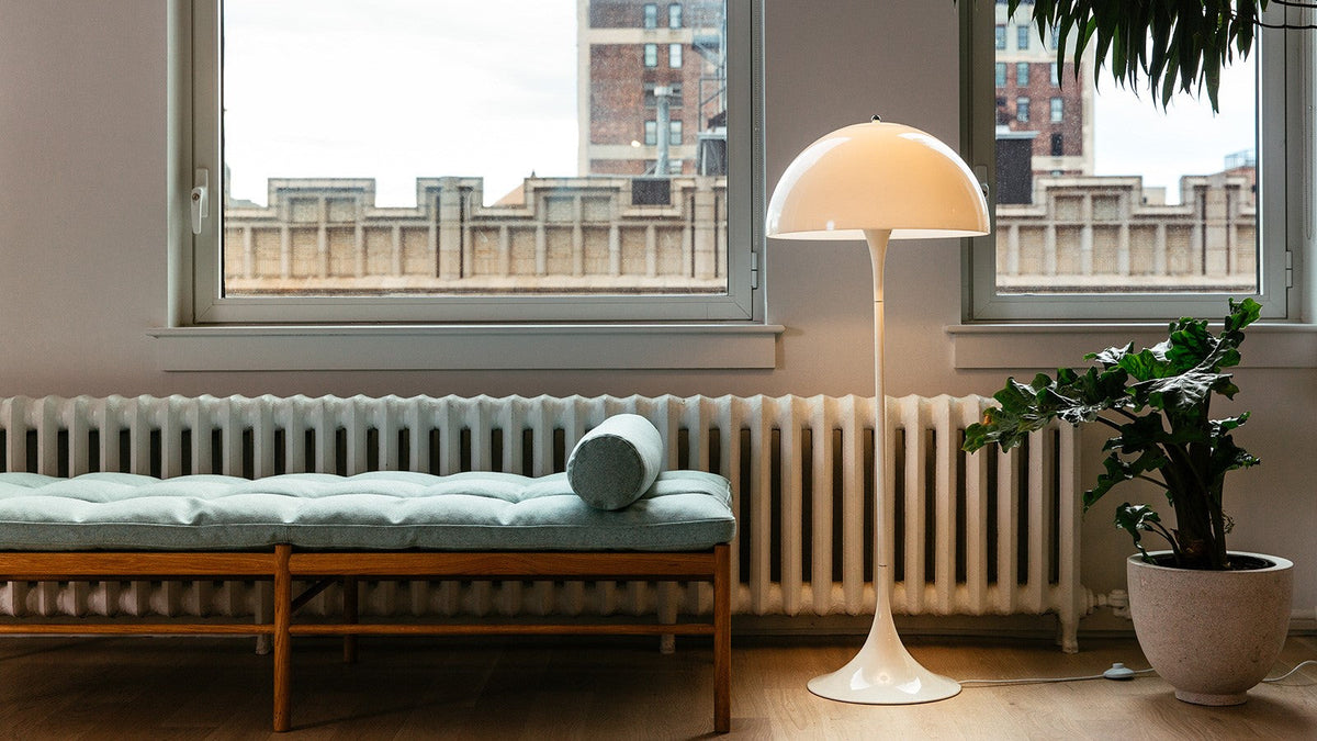Lampadaire Panthella - Louis Poulsen-The Woods Gallery