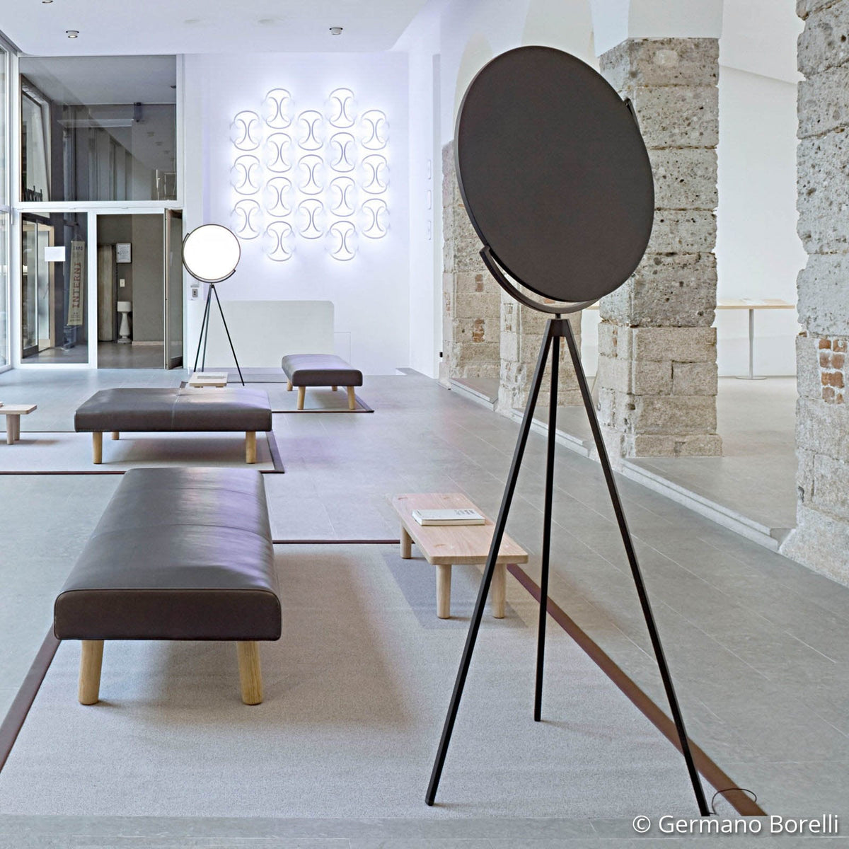 Lampadaire Superloon de Jasper Morrison - Flos-Blanc-The Woods Gallery