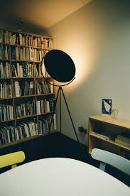 Lampadaire Superloon de Jasper Morrison - Flos-Blanc-The Woods Gallery