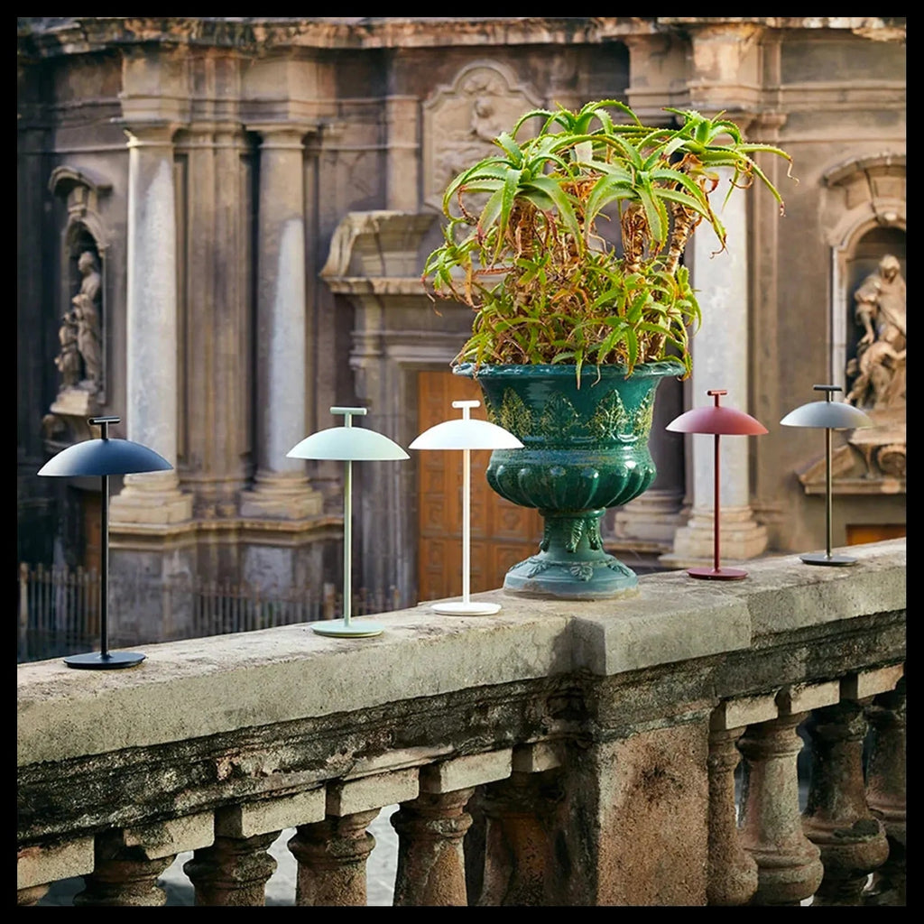 Lampe Mini Geen-A de Ferruccio Laviani - Kartell-Noir-Alimentation électrique-The Woods Gallery