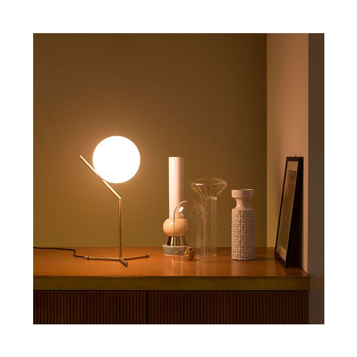 IC T1 table lamp - Michael Anastassiades for Flos: Balanced eleganc