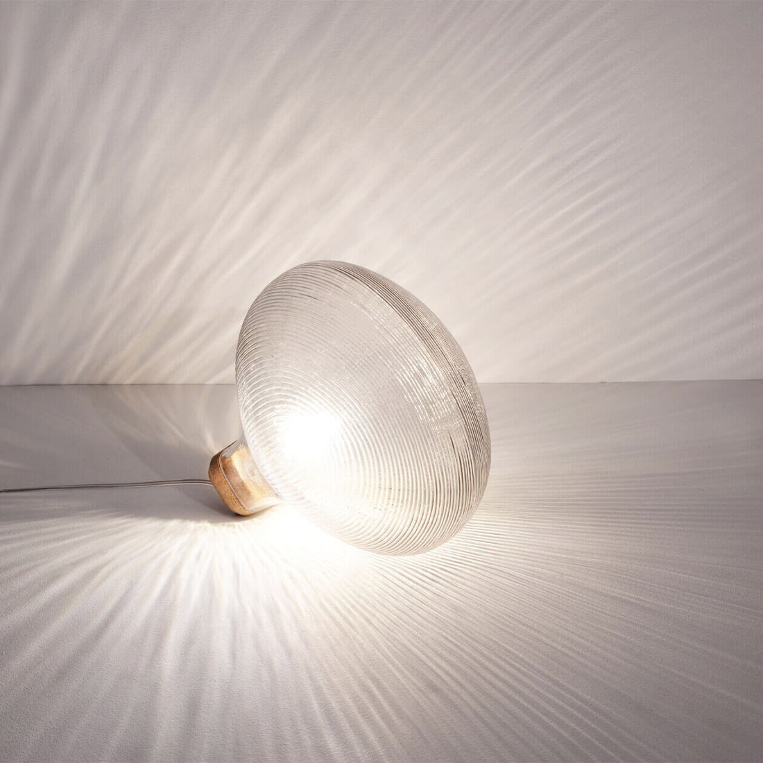 Lampe à poser Tidelight de Pierre Favresse - Petite Friture-autre vue-The Woods Gallery