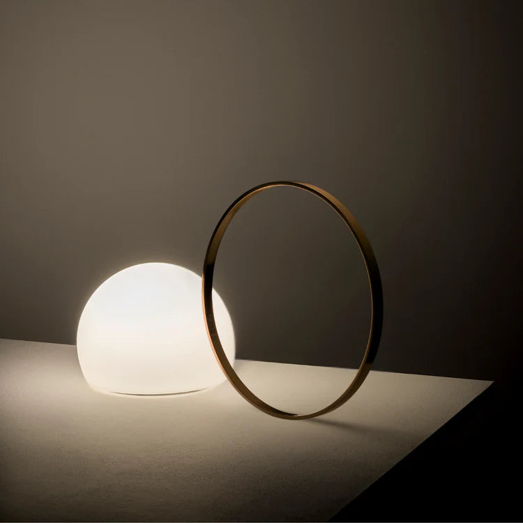 Lampe baladeuse Circ - Estiluz-Noir-Petite poignée en métal-The Woods Gallery