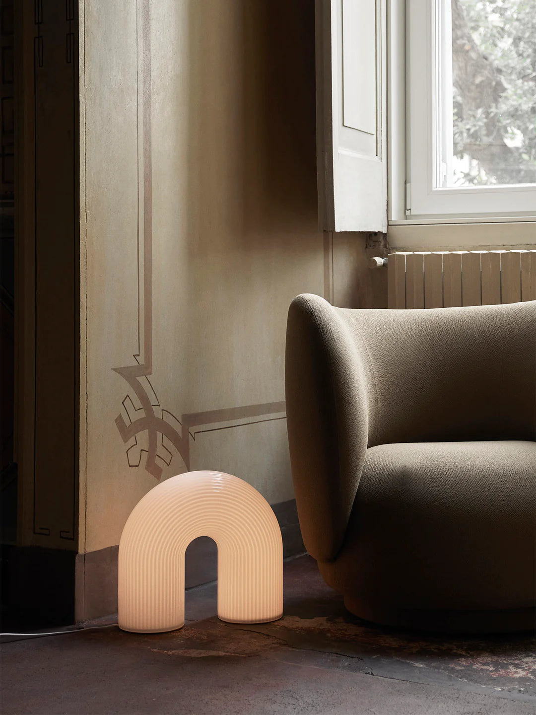 Lampe de sol Vuelta - Ferm Living-The Woods Gallery