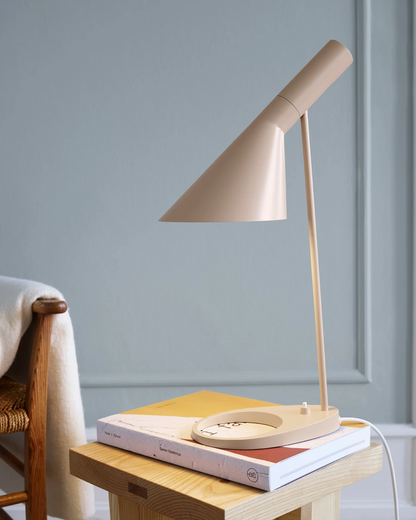 Lampe de table AJ - Louis Poulsen-Acier inoxydable poli-The Woods Gallery
