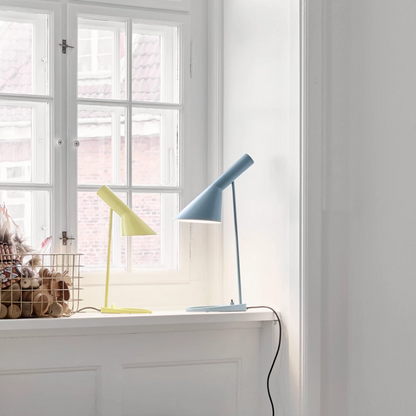 Lampe de table AJ - Louis Poulsen-Acier inoxydable poli-The Woods Gallery