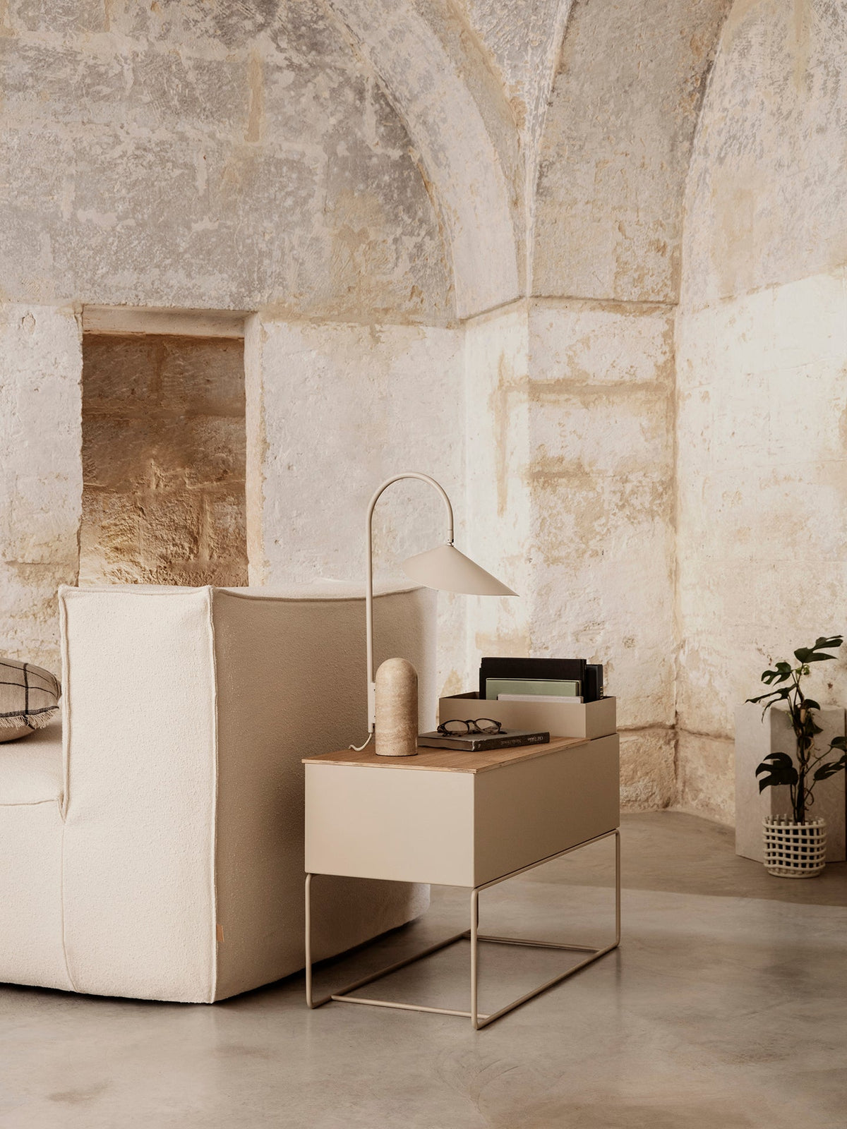 Lampe de table Arum - Ferm Living-Cachemire-The Woods Gallery