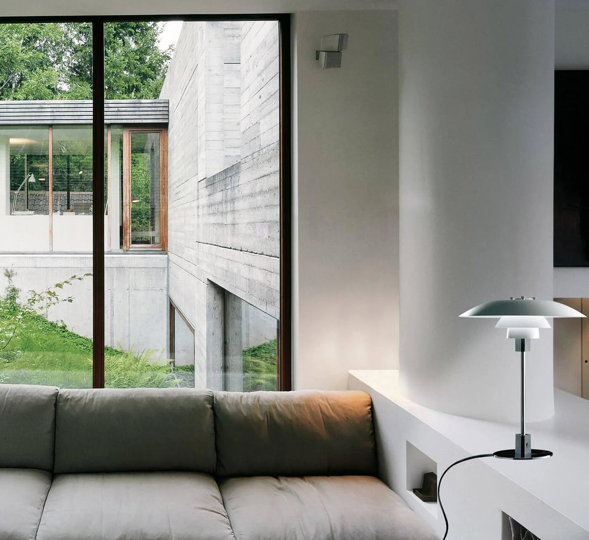Lampe de table PH 4/3 de Poul Henningsen - Louis Poulsen-Blanc-The Woods Gallery