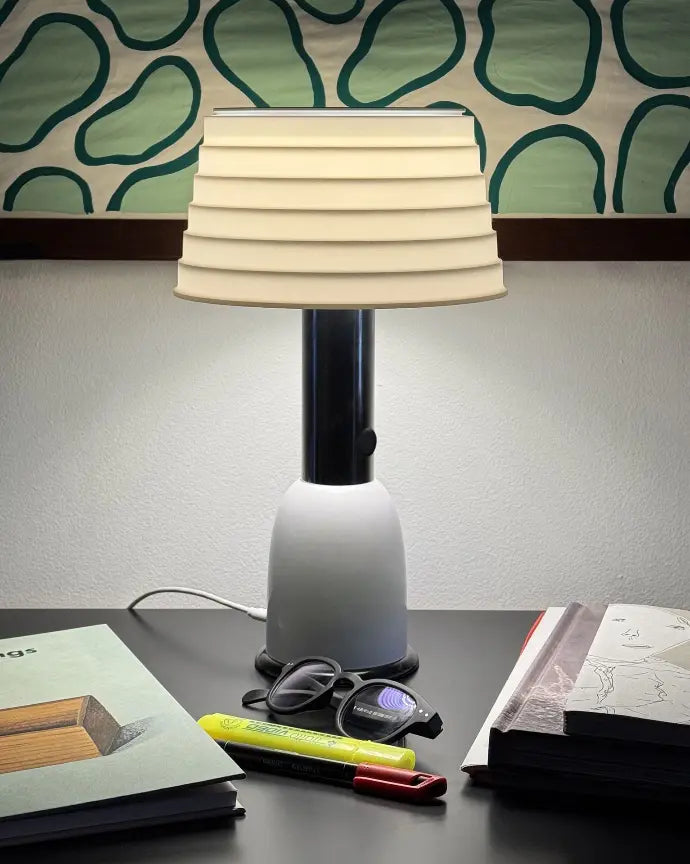Lampe de table PL3 - George Sowden-Blanc-The Woods Gallery