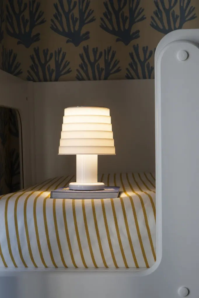 Lampe de table PL5 Blanche - George Sowden-The Woods Gallery