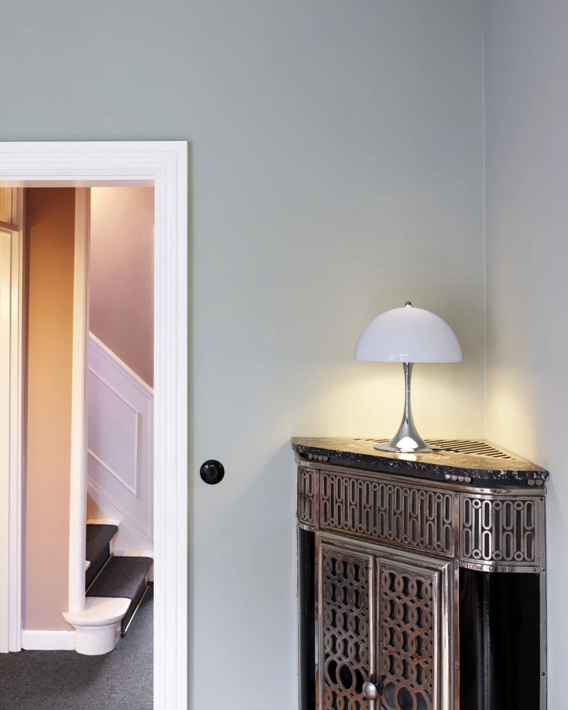 Lampe de table Panthella 320 - Louis Poulsen-Chromé brillant-The Woods Gallery