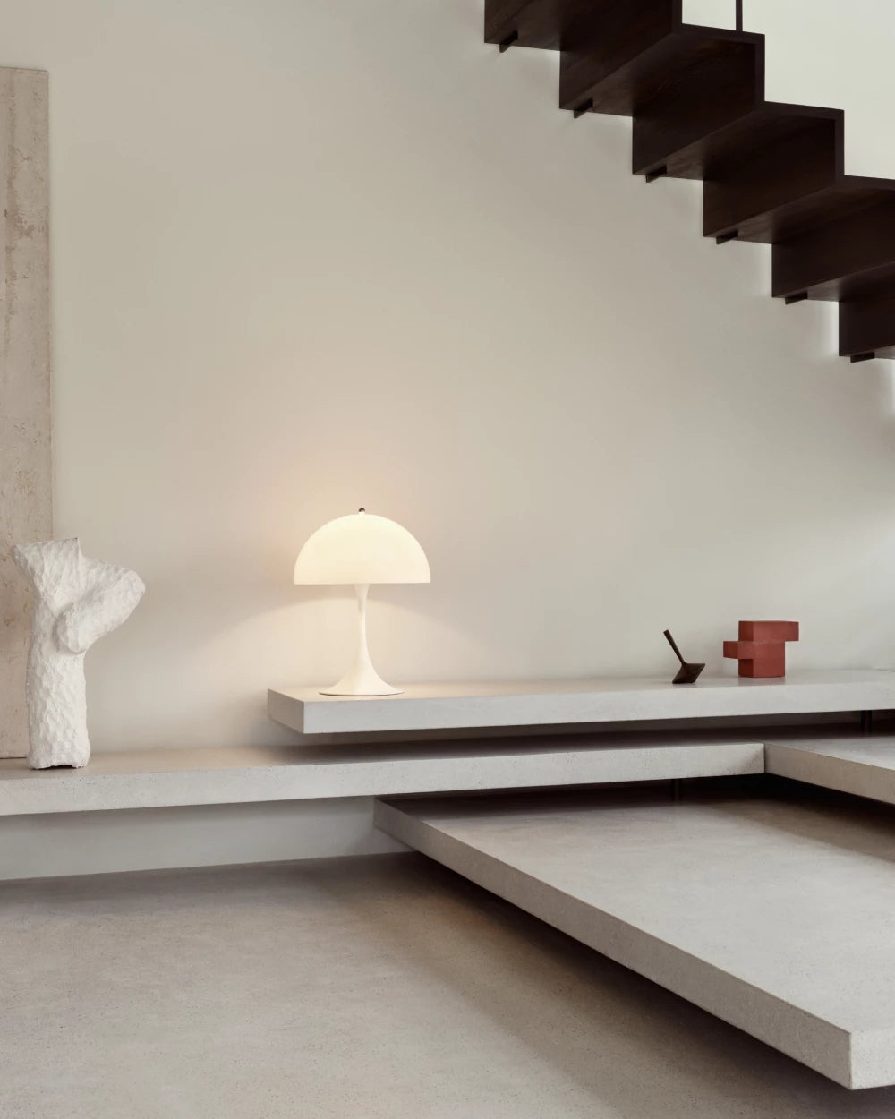 Lampe de table Panthella 400 - Louis Poulsen-The Woods Gallery