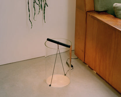 Lampe de table To-Tie de Guglielmo Poletti - Flos-T1, 21 × 21 × H 19 cm-The Woods Gallery