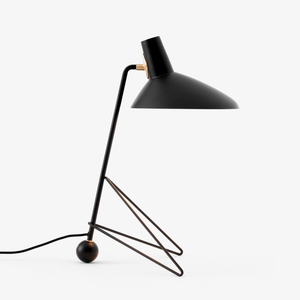 Lampe de table Tripod HM9 par Peter Hvidt &amp; Orla Mølgaard-Nielsen - &amp;Tradition-The Woods Gallery