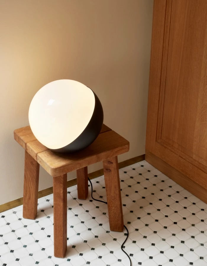 Lampe de table VL Studio - Louis Poulsen-Noir-150-The Woods Gallery