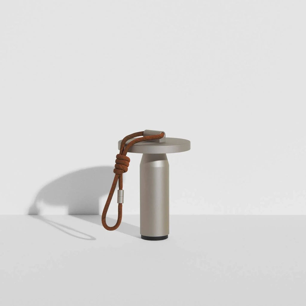 Lampe d'extérieur sans fil rechargeable Quasar - Petite Friture-Rouge Orangé-The Woods Gallery