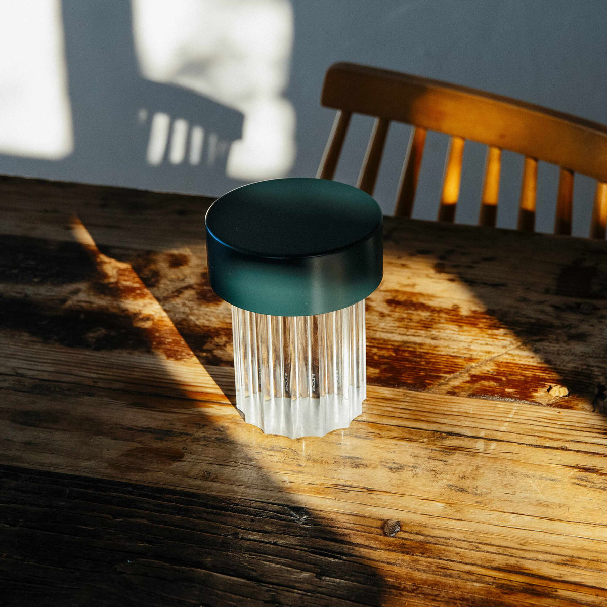 Lampe portable Last Order Fluted de Michael Anastassiades - Flos-Cuivre satiné-The Woods Gallery