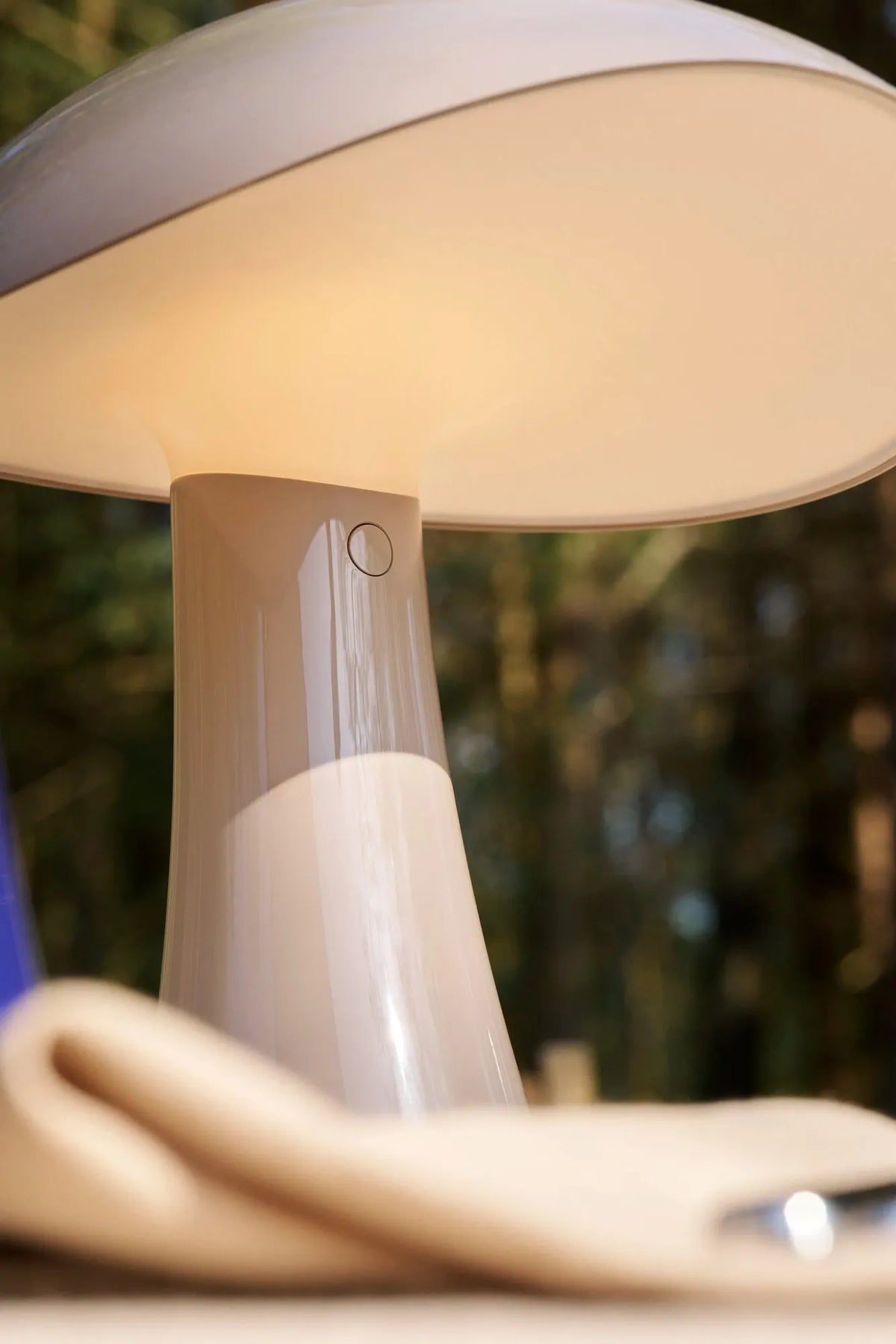 Lampe portable Rumee 220 - Louis Poulsen-Bleu nuit-The Woods Gallery