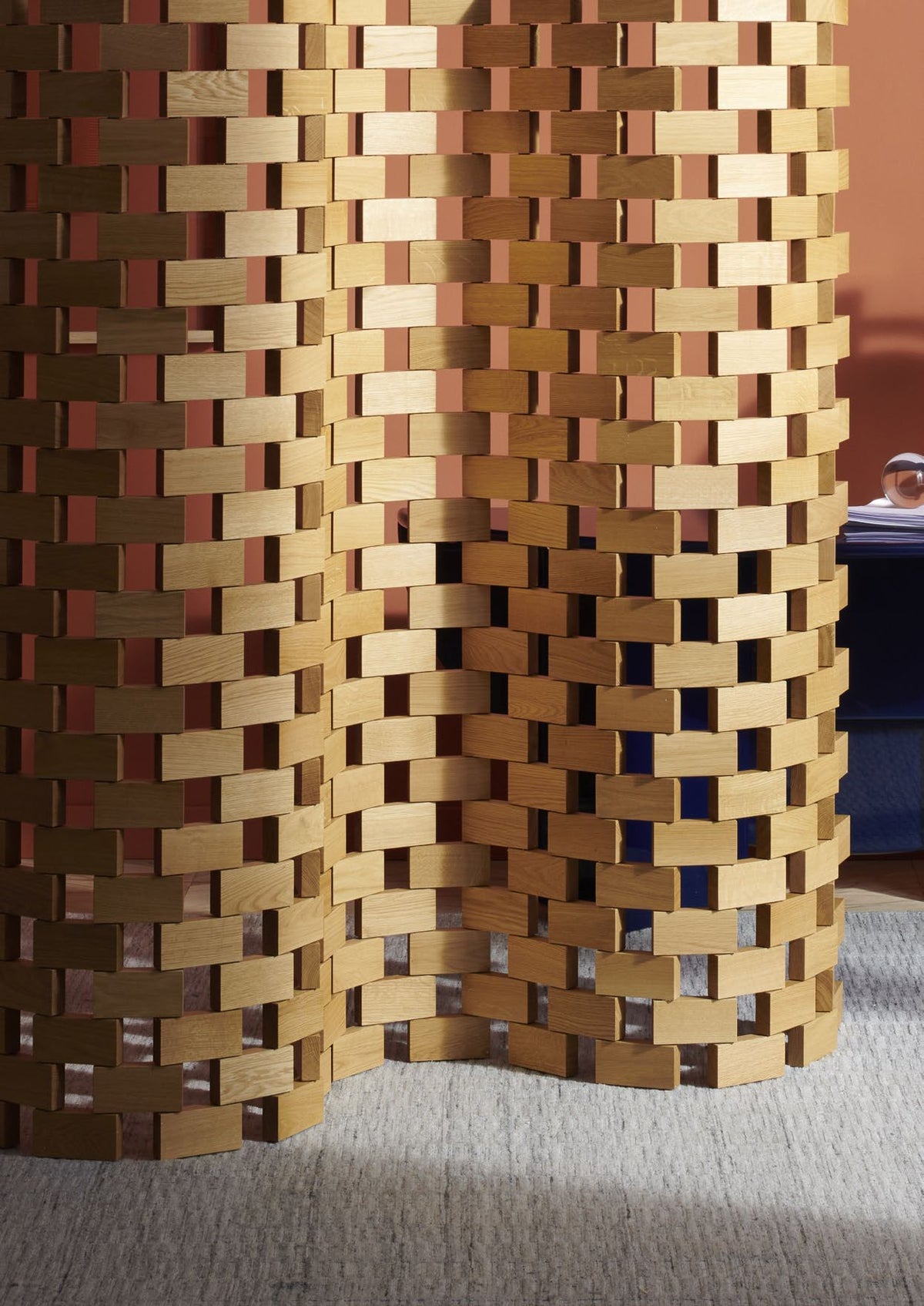 Paravent 537 Ambassade de Charlotte Perriand - Cassina-ambiance catalogue Cassina 2026 (vue 2)-The Woods Gallery