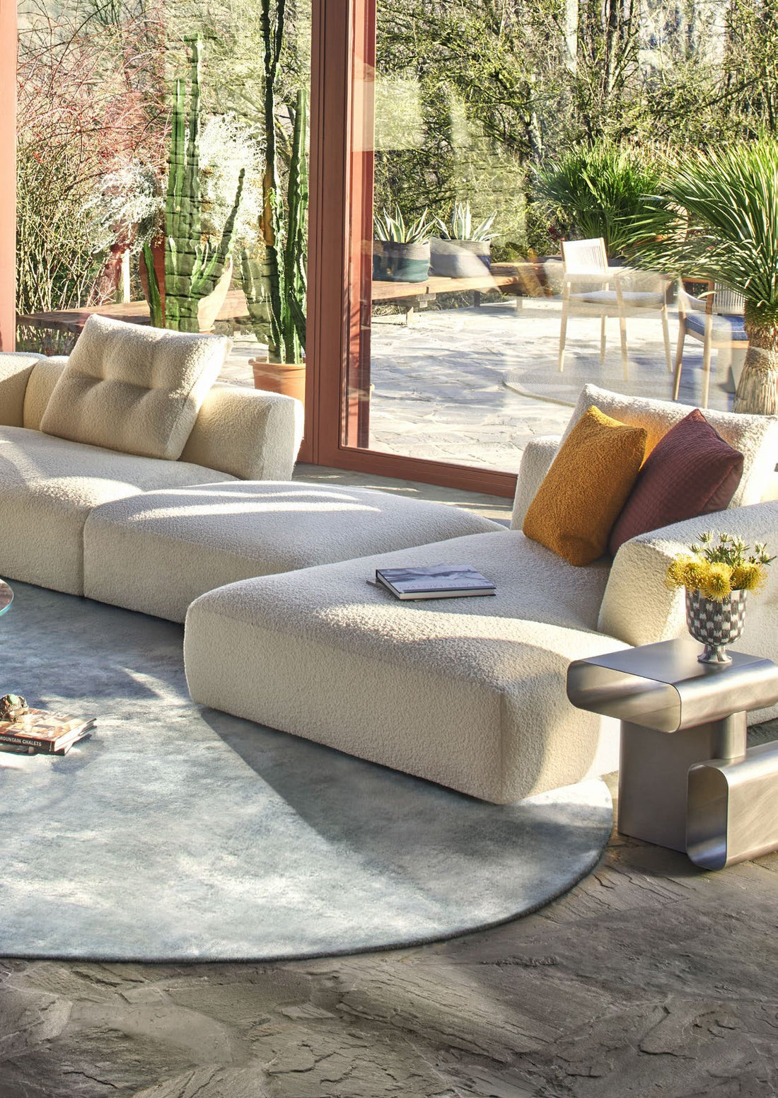 Canapé Sengu Bold de Patricia Urquiola - Cassina-ambiance catalogue Cassina 2026-The Woods Gallery