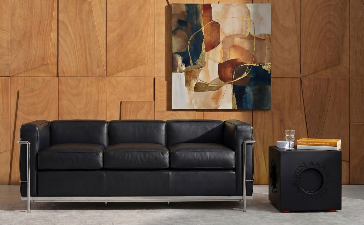 Canapé 3 Grand Confort (LC3) grand modèle, trois places - Cassina-ambiance catalogue Cassina 2026-The Woods Gallery