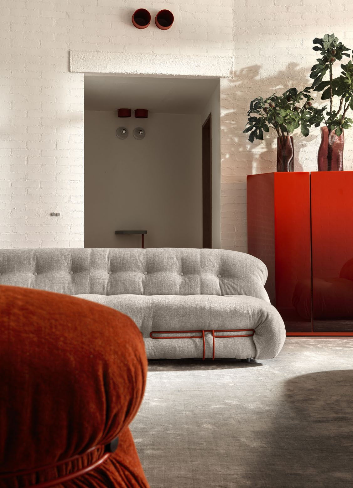 Canapé Soriana 2 places par Afra &amp; Tobia Scarpa - Cassina-ambiance catalogue Cassina 2026 (vue 2)-The Woods Gallery