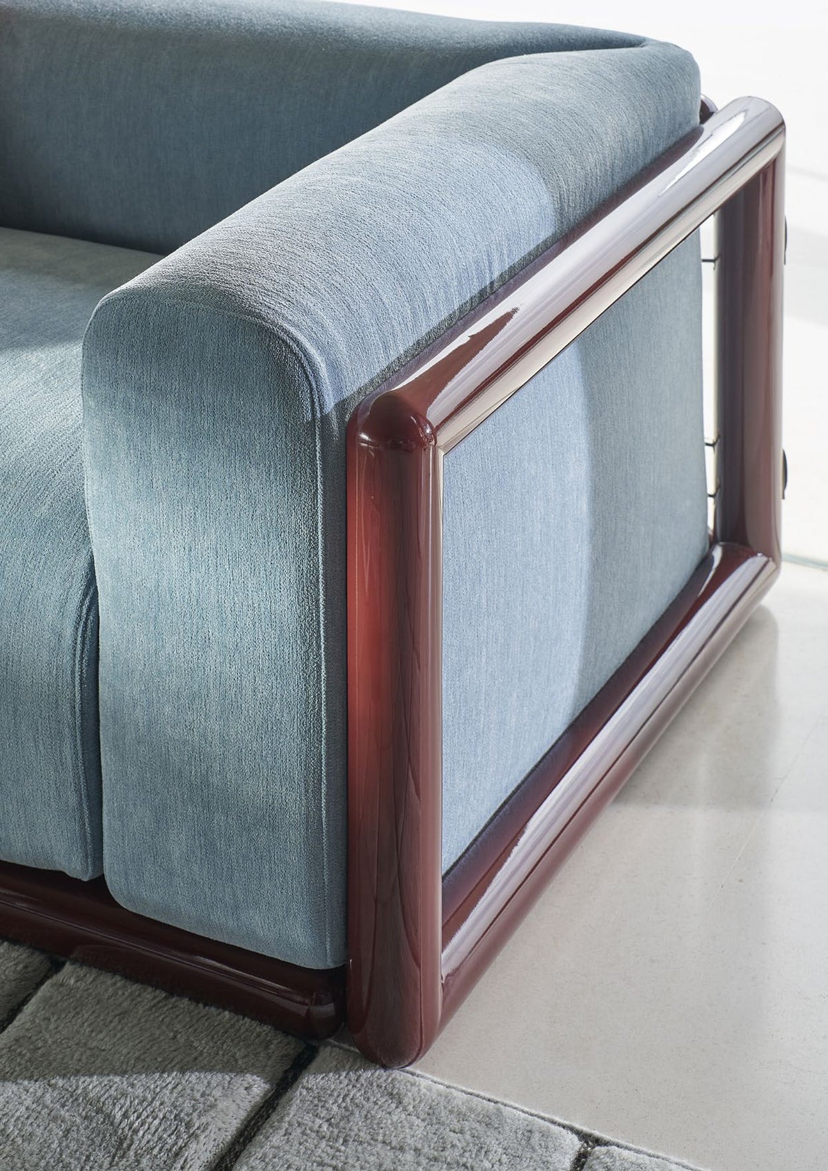 Fauteuil W08 Cornaro de Carlo Scarpa - Cassina-ambiance catalogue Cassina 2026 (vue 2)-The Woods Gallery