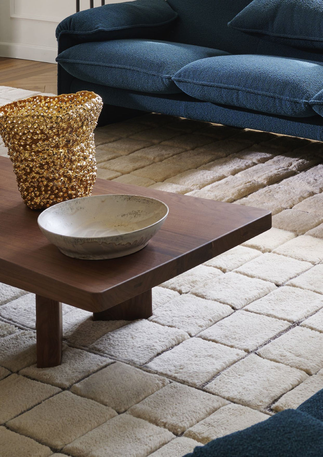 Table basse 515 Plana de Charlotte Perriand - Cassina-ambiance catalogue Cassina 2026-The Woods Gallery