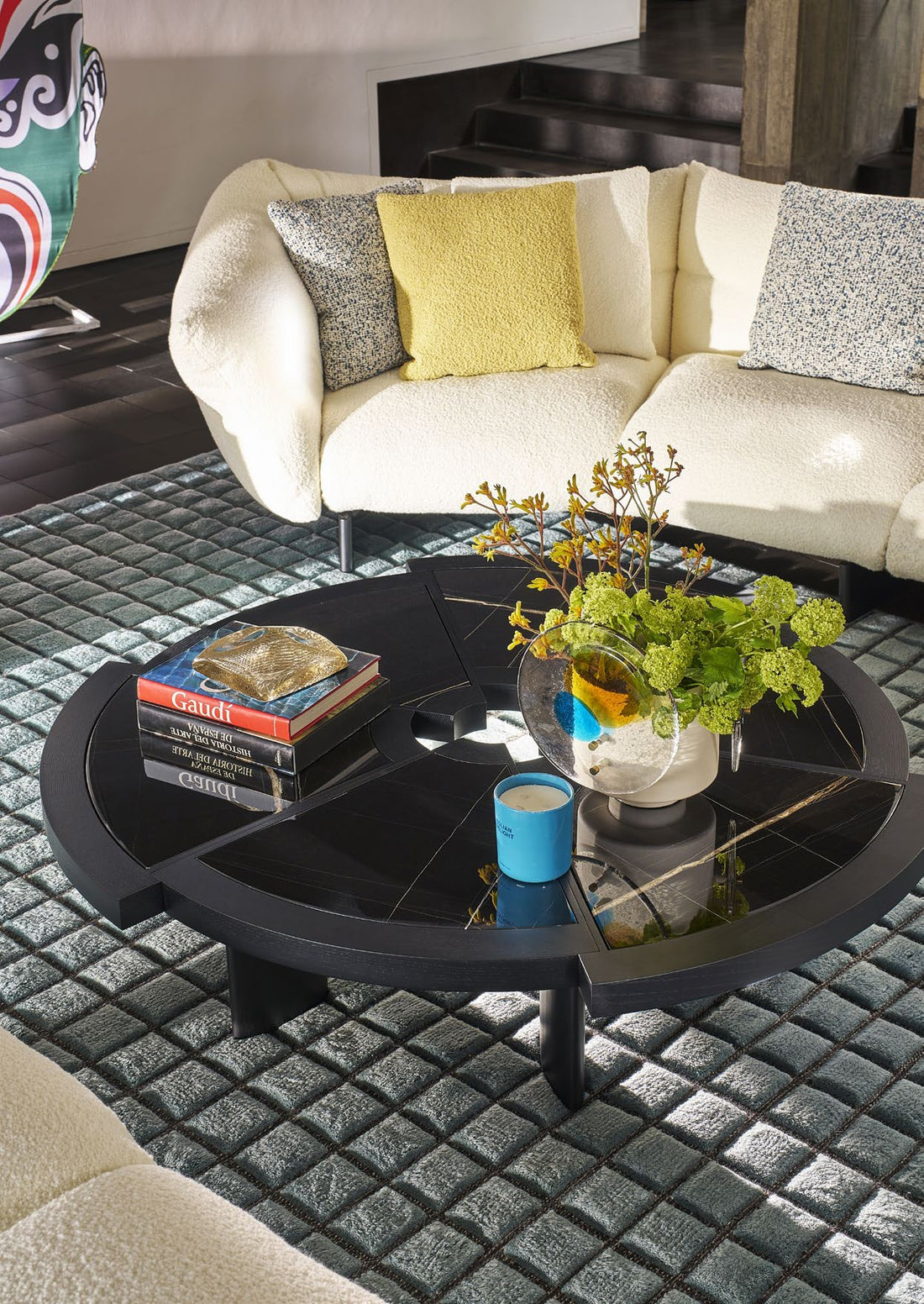 Table basse 529 Rio Ø 140 cm de Charlotte Perriand - Cassina-ambiance catalogue Cassina 2026-The Woods Gallery