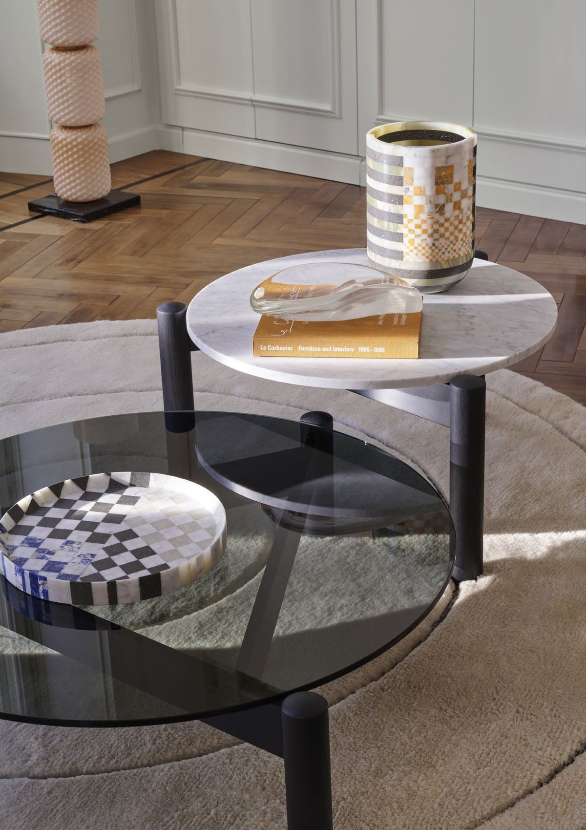 Table 535 à plateau interchangeable de Charlotte Perriand - Cassina-ambiance catalogue Cassina 2026 (vue 2)-The Woods Gallery
