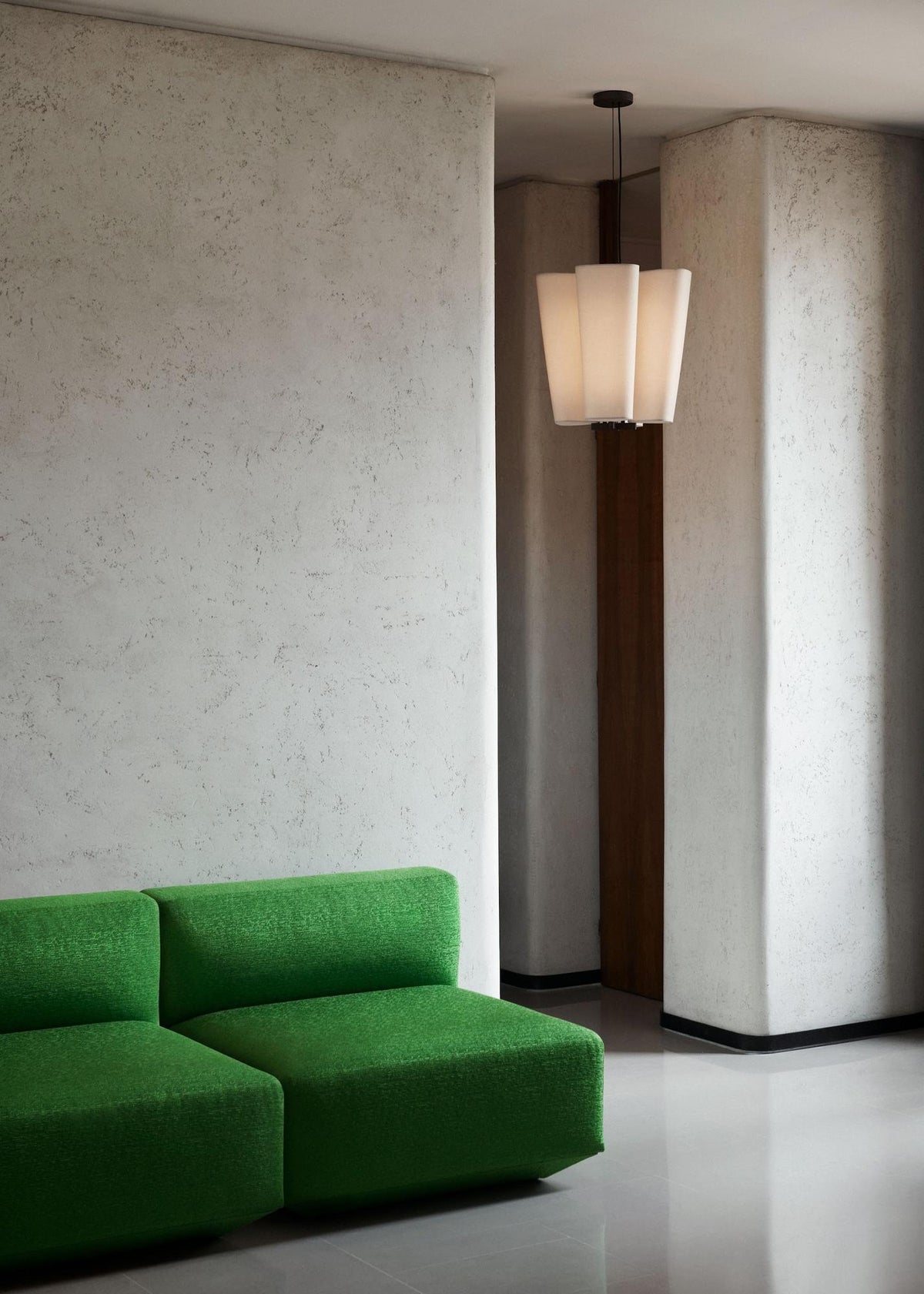 Lustre Bella SC114 de Space Copenhagen - &amp;Tradition-The Woods Gallery